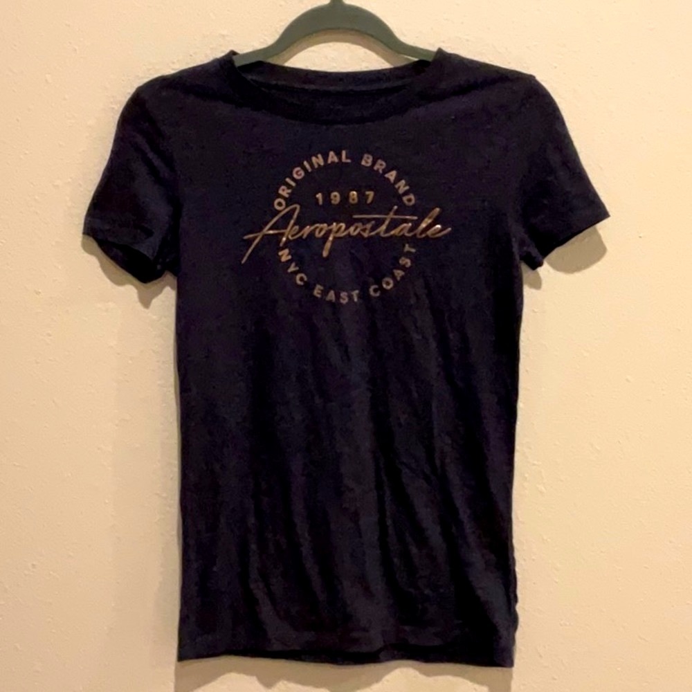 Aeropostale short sleeve tee. B102